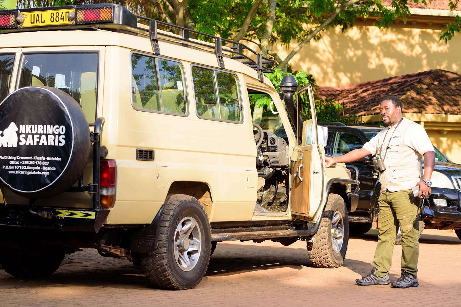 Nkuringo Safari Guides and Vehicles